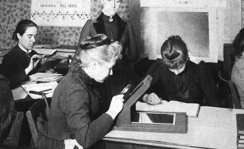 Female Skies: Die Vermessung des Himmels