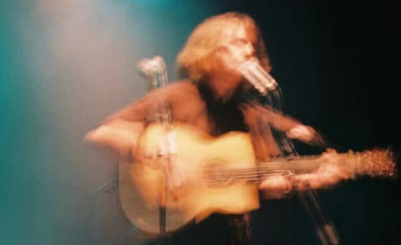 JULIAN BROWN – Show im Gustav