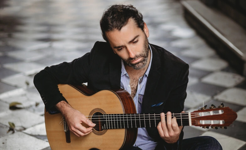 Agustín Luna - Gitarre solo