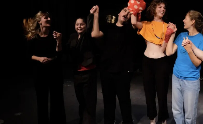 ECHT JETZT!? Wir spielen euch nichts vor – ausser Theater