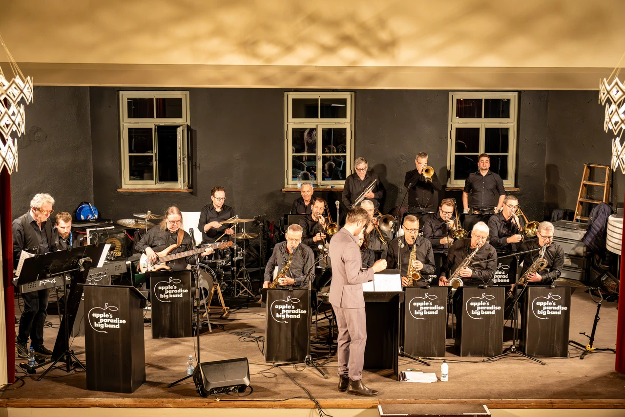 Apple’s Paradise Big Band