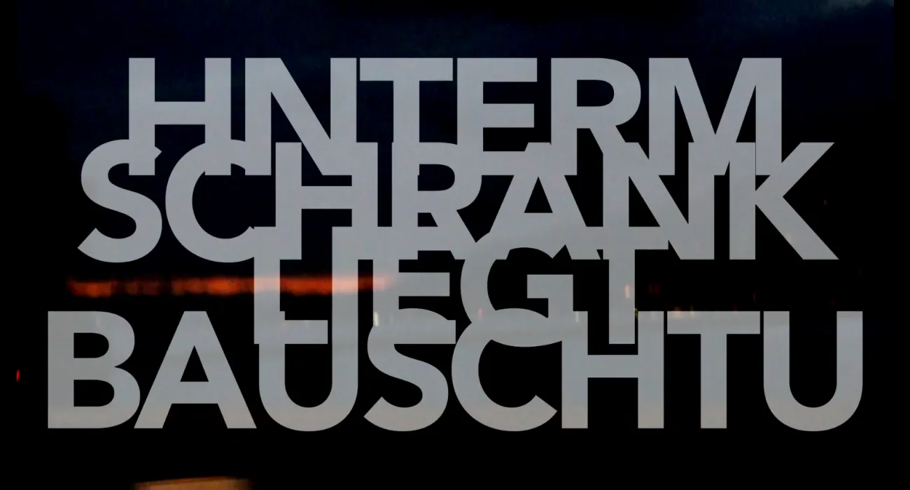 Zwischen zwei Welten – Filmvorführung «Hinterm Schrank liegt Bauschtu»
