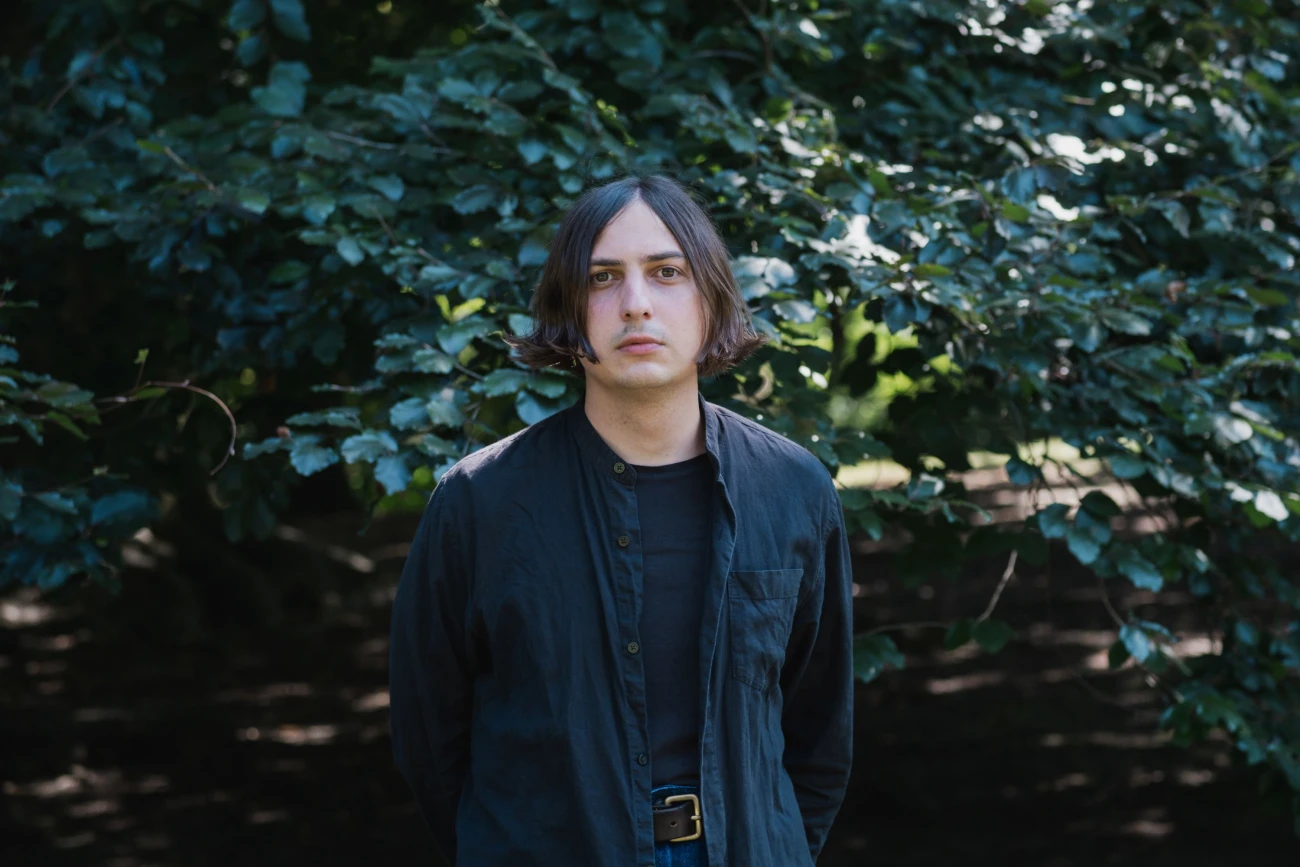Das Literaturhaus zu Gast in der camera.lit.obscura: Elias Hirschl – Schleifen